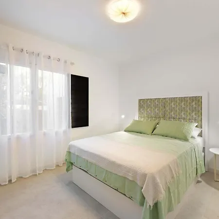 Tabaybas 7 Beachfront Pool Sea Views By Bayside Daire