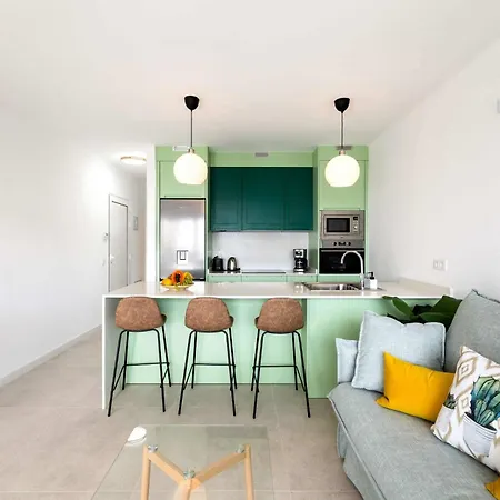 Tabaybas 7 Beachfront Pool Sea Views By Bayside * Puerto del Carmen (Lanzarote)