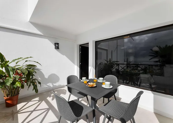 Daire Tabaybas 7 Beachfront Pool Sea Views By Bayside Puerto del Carmen (Lanzarote)