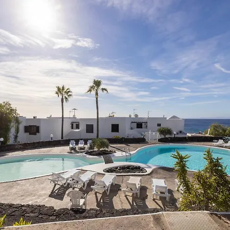 Daire Tabaybas 7 Beachfront Pool Sea Views By Bayside Puerto del Carmen (Lanzarote)