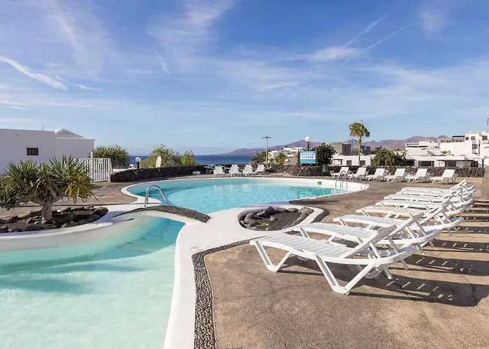 Tabaybas 7 Beachfront Pool Sea Views By Bayside アパート