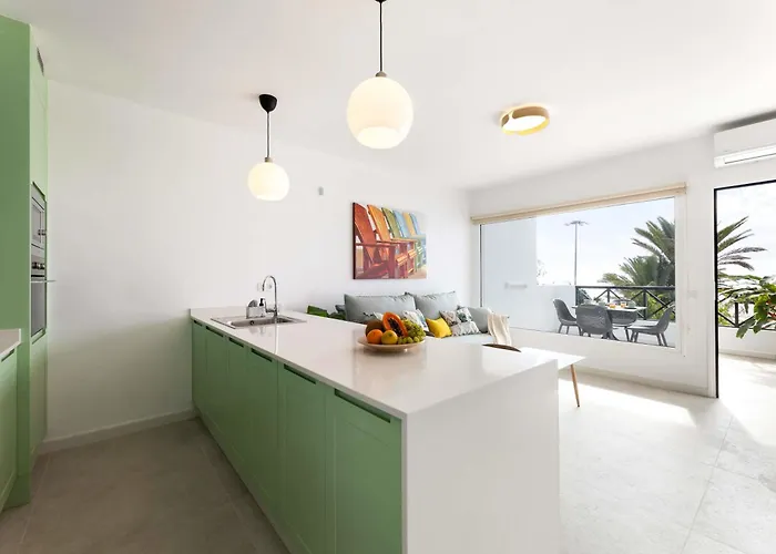 Tabaybas 7 Beachfront Pool Sea Views By Bayside Appartement Puerto del Carmen (Lanzarote)